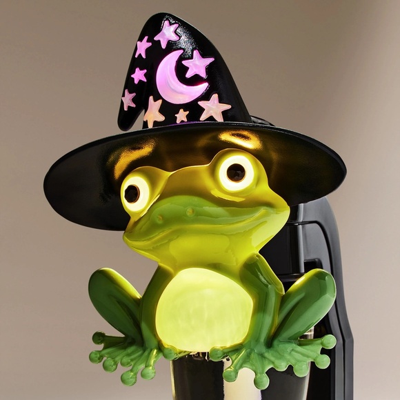 WITCHY FROG Nightlight Wallflowers Plug - Picture 3 of 6